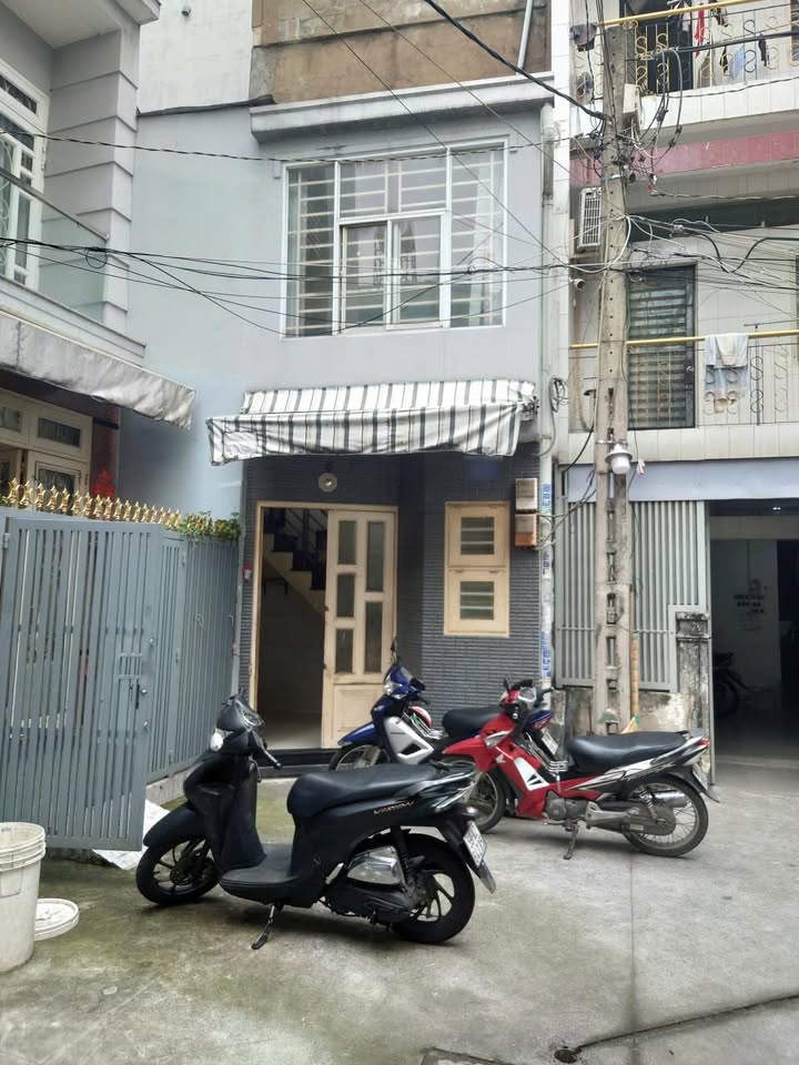 Nhà hẻm 1287 Đường 3-2, Q.11, 24m² giá 1.85 tỷ - Tiện nghi đầy đủ, sẵn sàng ở ngay!