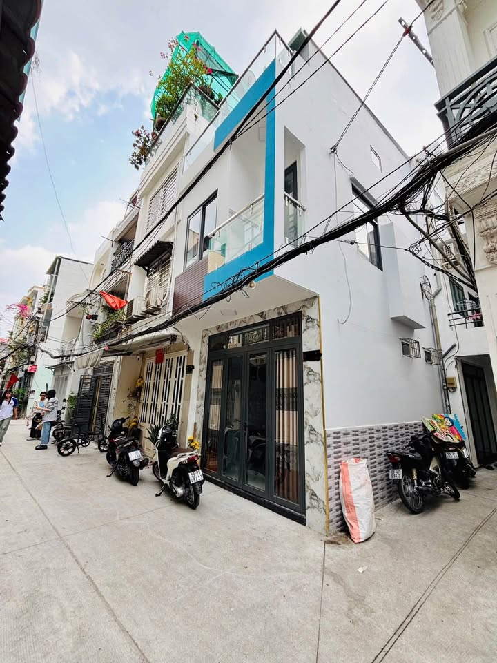 Nhà phố hẻm Lạc Long Quân, Tân Bình 19m² giá 4.15 tỷ - Chính chủ, sẵn sàng ở ngay!