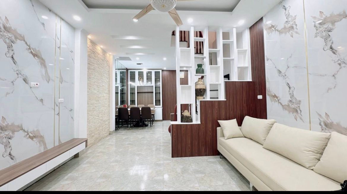 Nhà phố Giang Biên 31m² giá 6.95 tỷ - Sẵn sàng vào ở ngay!