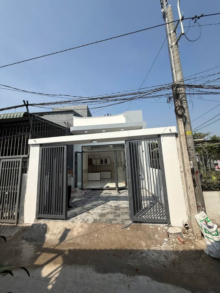 Nhà phố Phường Tân Định Bến Cát 90m² giá 1.79 tỷ - Sổ hồng đầy đủ, chính chủ!