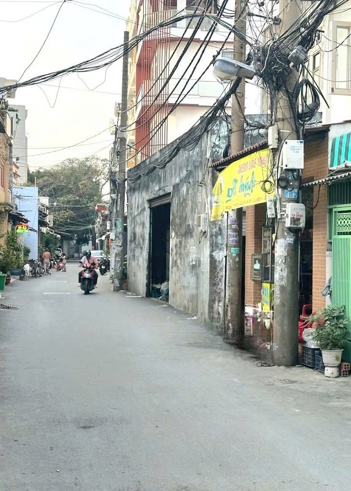 Nhà 2 tầng Hương Lộ 2, 64m² giá 4 tỷ - Ngay hẻm ô tô tránh!