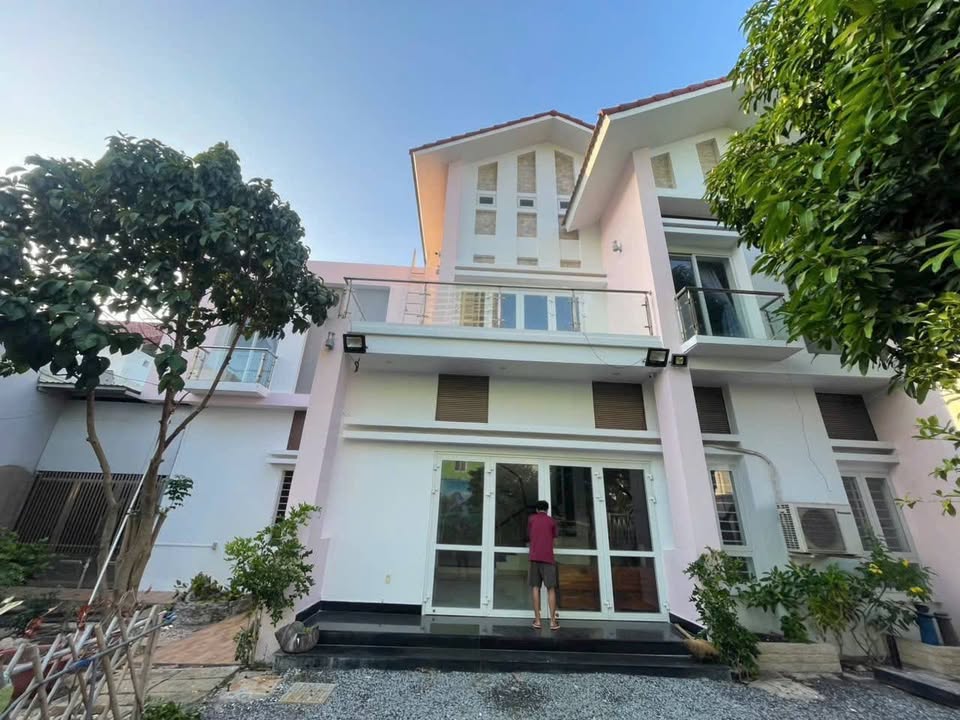 Biệt thự sân vườn 1000m² tại Vũng Tàu giá 30 triệu/tháng - Không thể bỏ lỡ!