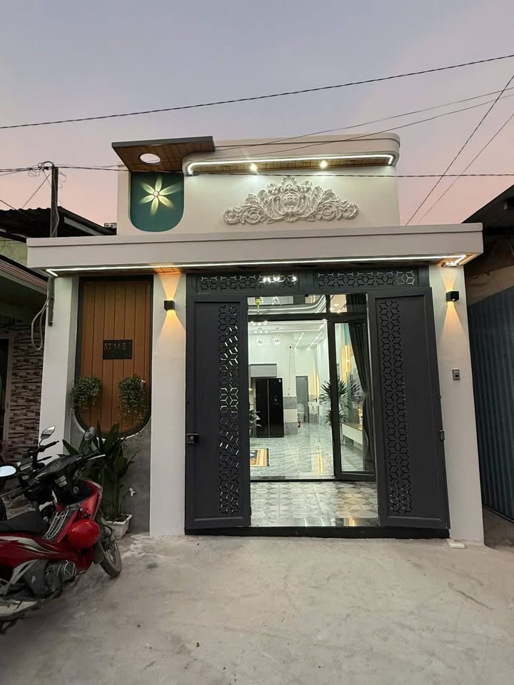 Nhà mới Bà Điểm 70m² giá 3.85 tỷ - Full nội thất cao cấp, sẵn sàng ở ngay!