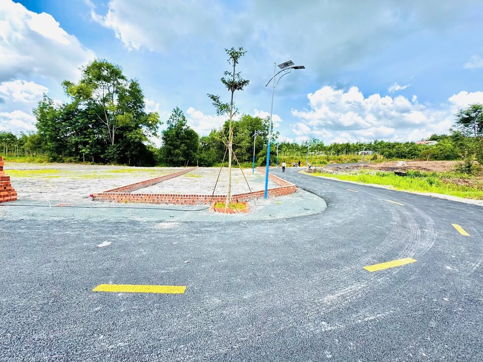 Đất nền Phường Minh Hưng 487m² giá thỏa thuận - Lô góc mặt nhựa, view suối