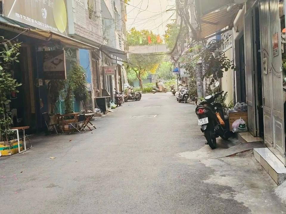 Nhà mặt tiền kinh doanh Trường Sa, Quận Phú Nhuận, 63m² giá 13.18 tỷ - Đầu tư sinh lời!