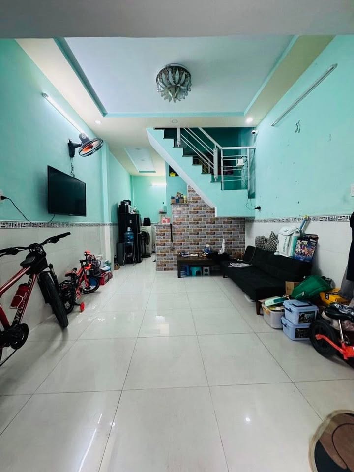Nhà phố Bình Trị Đông 28m² giá 3.3 tỷ - Hẻm thông thoáng, sổ hồng chính chủ!
