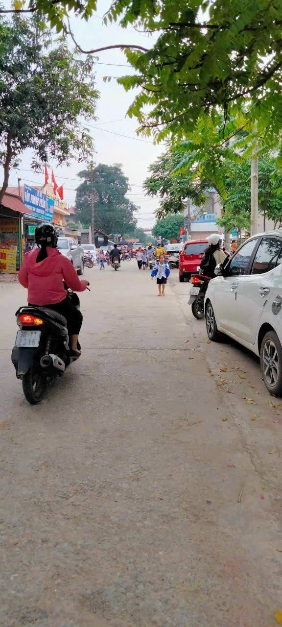 Đất thổ cư Khu phố chợ Xuân Mai 53m² giá chỉ 3 tỷ - Nhà kiên cố sẵn!