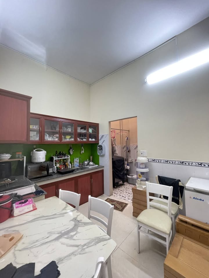 Nhà 2 tầng hẻm xe hơi Trần Văn Mười 64m² giá 3.8 tỷ - Đẹp vào ở ngay!