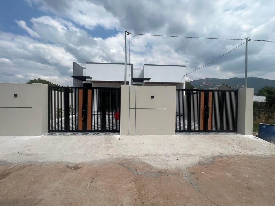 Nhà xây sẵn Xuân Lộc 240m² giá 1.78 tỷ - Full nội thất mới, vào ở ngay!