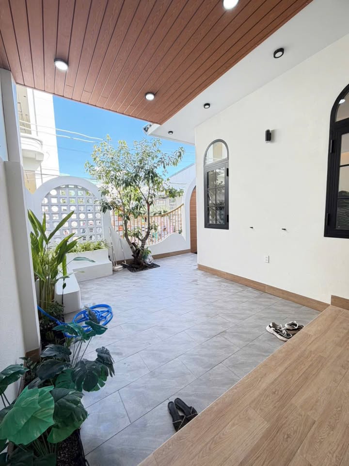 Nhà mới thiết kế Homestay tại Phú Thủy, 98m² giá 2.75 tỷ - Sẵn sàng vào ở ngay!