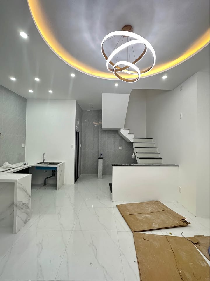 Nhà 3 tầng hẻm cạn đường Nguyễn Thái Học, Quy Nhơn 44m² - Gần biển, tiện ích đầy đủ!