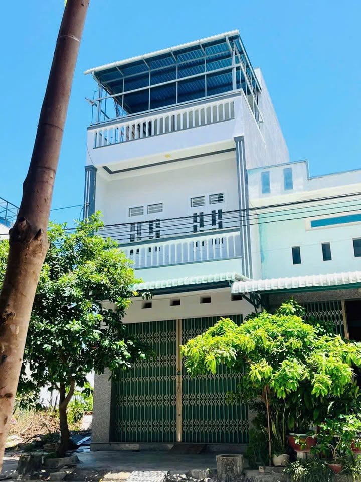 Nhà 3 tầng Khu Hà Thanh 2, Quy Nhơn 80m² giá 4.4 tỷ - Đẹp, tiện nghi, sẵn sàng ở!