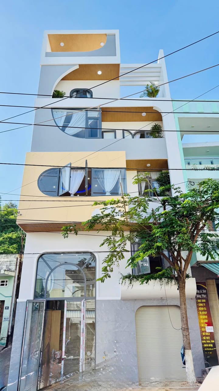 Nhà mặt tiền Hoàng Văn Thụ, Quy Nhơn 47m² giá 7.9 tỷ - Sổ đỏ chính chủ