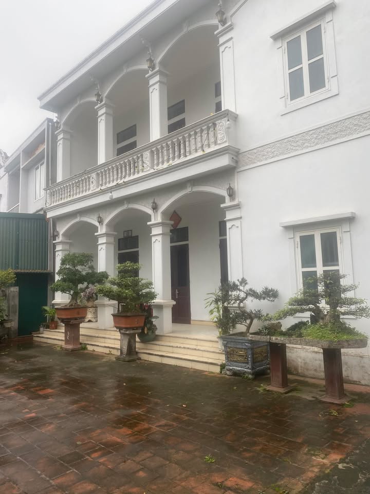 Nhà 2 tầng tại Phường Việt Trì 400m² giá 6 tỷ - Ô tô vào tận sân!