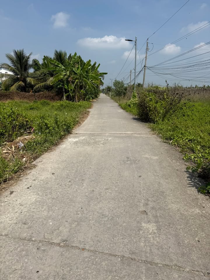 Đất thổ cư Ấp 5, Châu Thành, Long An 210m² giá 680 triệu - Đường thông thoáng, xe 7 chỗ vào tận nơi!