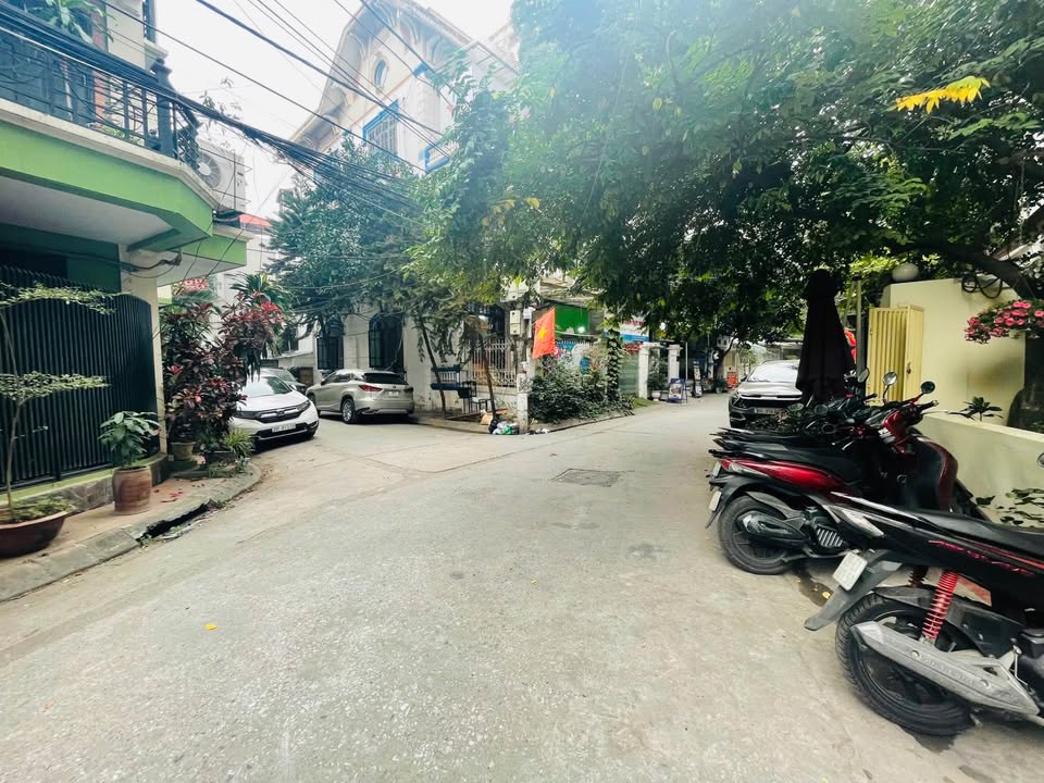 Nhà VIP Đội Cấn - 108m² giá 42 tỷ - Kinh doanh sầm uất, ô tô tránh