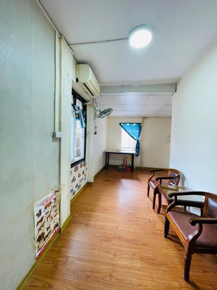 Căn hộ tầng 2 Quỳnh Mai - 65m² giá 3.98 tỷ - Nhà đẹp, thoáng mát!