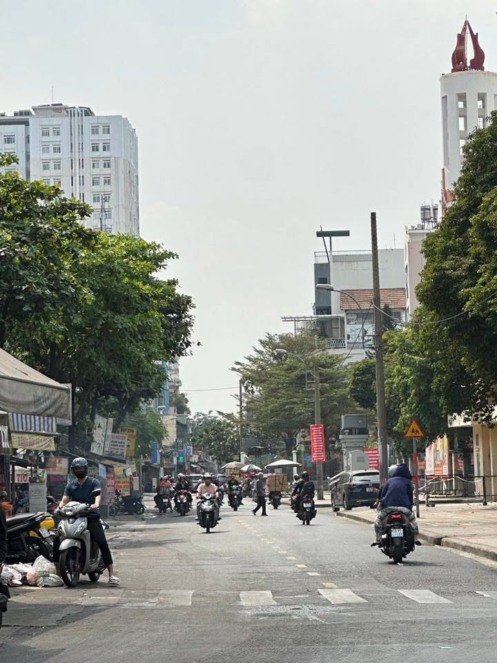 Nhà phố Lê Đại Hành, Quận 11, 54m² giá 7 tỷ - Hẻm như mặt tiền