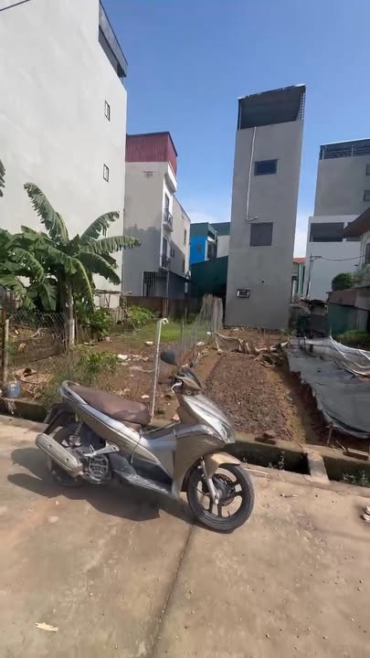 Đất Bán Xóm 4, Đông La, 52m² giá 4 tỷ - Đầu tư sinh lời ngay!