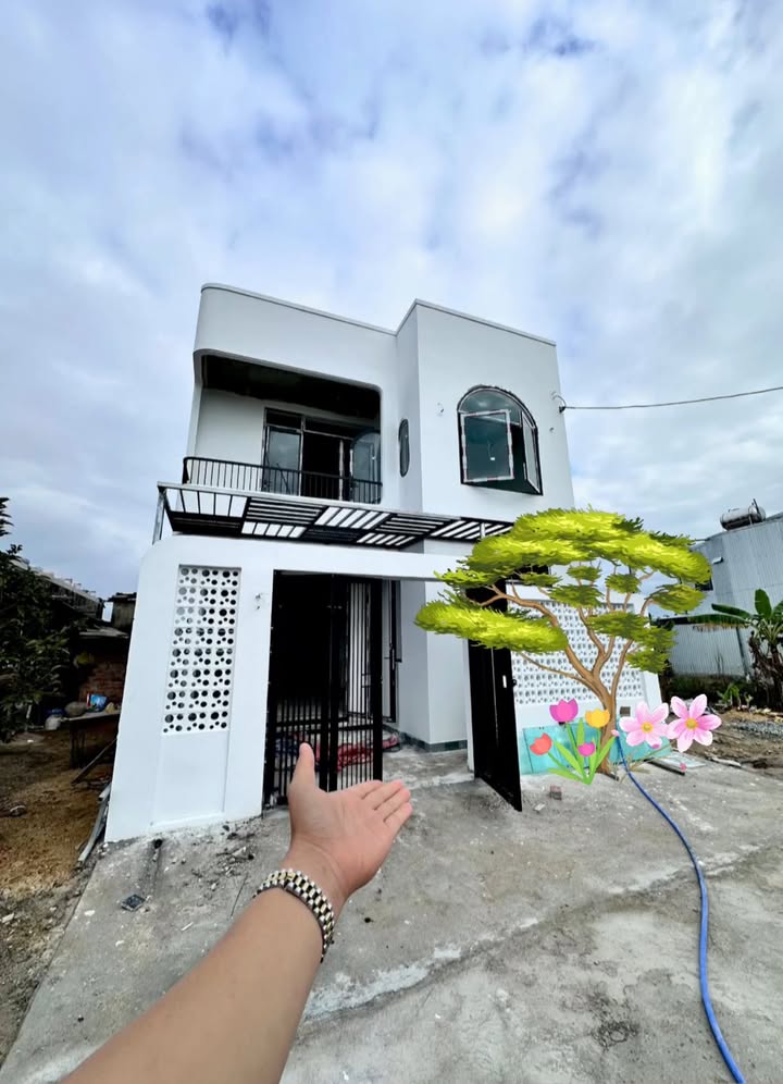 Nhà 2 tầng Hoa Quy Đà Nẵng 80m² - Đường đẹp thông, không thể bỏ lỡ!