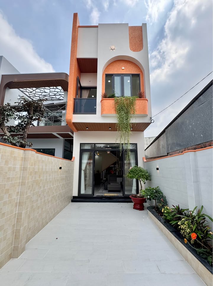 Nhà lầu mới Ấp 3 – Trung An 84m² giá 2.25 tỷ - Đầy đủ nội thất, vào ở ngay!