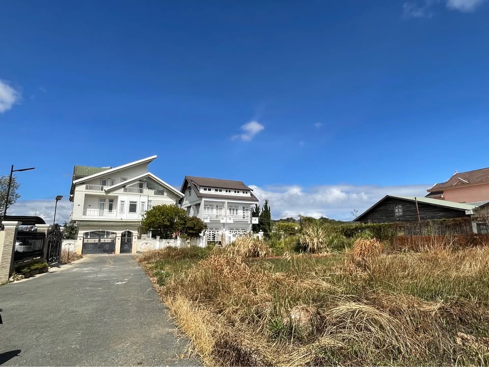 Đất biệt lập 300m² đường ô tô Ngô Tất Tố, Đà Lạt giá 10,7 tỷ - Cơ hội đầu tư lý tưởng!