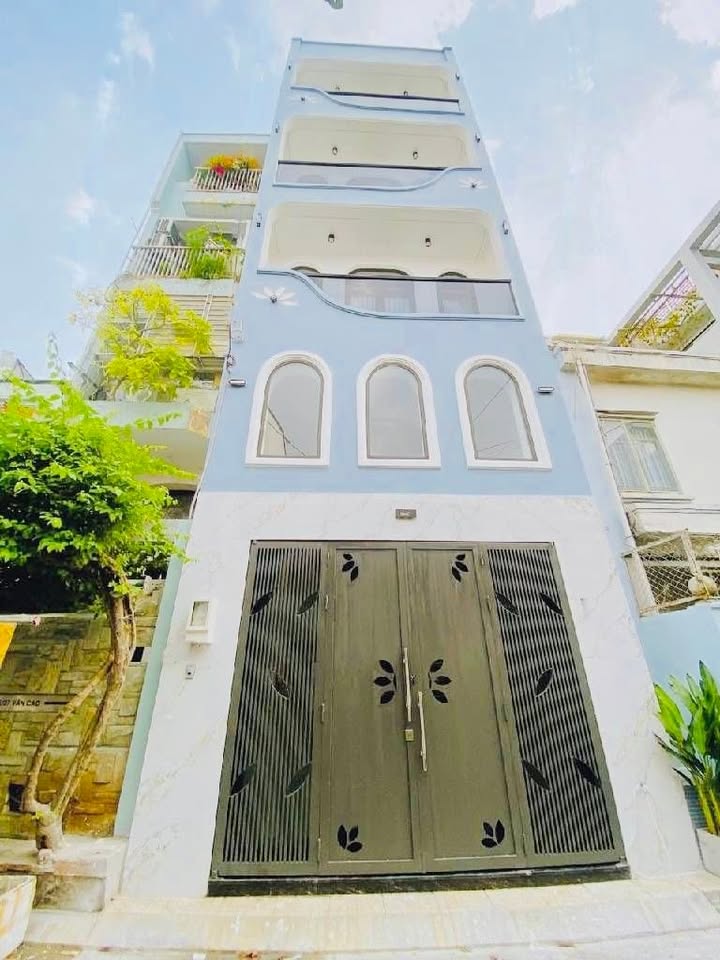 Nhà phố Họ Lê, Tân Phú, 85m² giá 14 tỷ - Sổ hồng chính chủ, thang máy hiện đại!