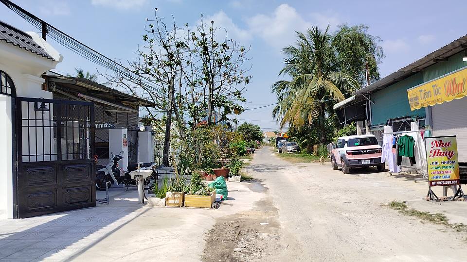 Nhà hẻm Nguyễn Văn Linh, Bình Chánh 176m² giá 2.35 tỷ - Nhà mới đẹp, sẵn sàng ở ngay!