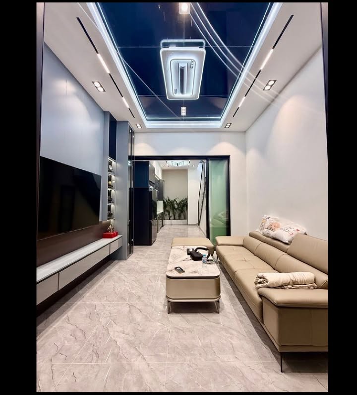 Nhà 4 tầng Trần Khát Chân 50m² giá 14 tỷ - Nhà mới đẹp, đầy đủ nội thất!