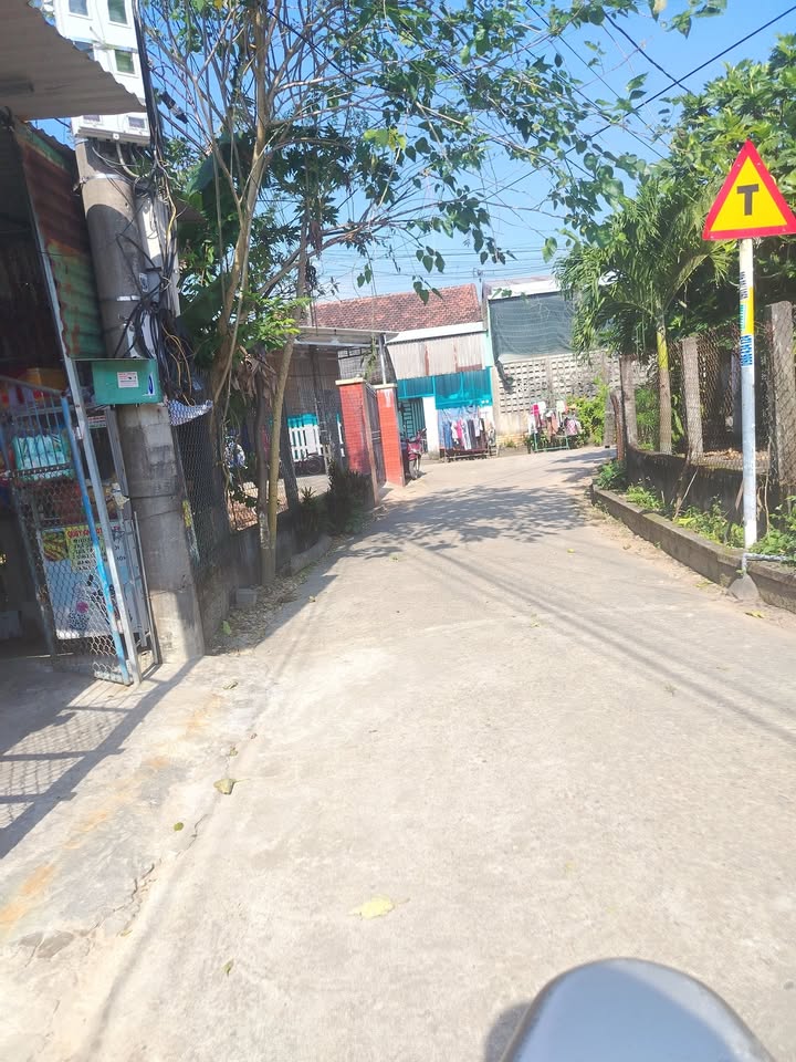 Đất Tái Định Cư Bình Chánh Bầu Chuốc 250m² Giá 1.3 Tỷ - Vị trí Tiện Ích, Gần Khu Công Nghiệp