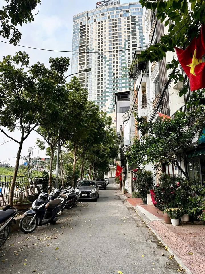 Đất Ngọc Lâm Long Biên 100m² giá 30.5 tỷ - Đối diện vườn hoa