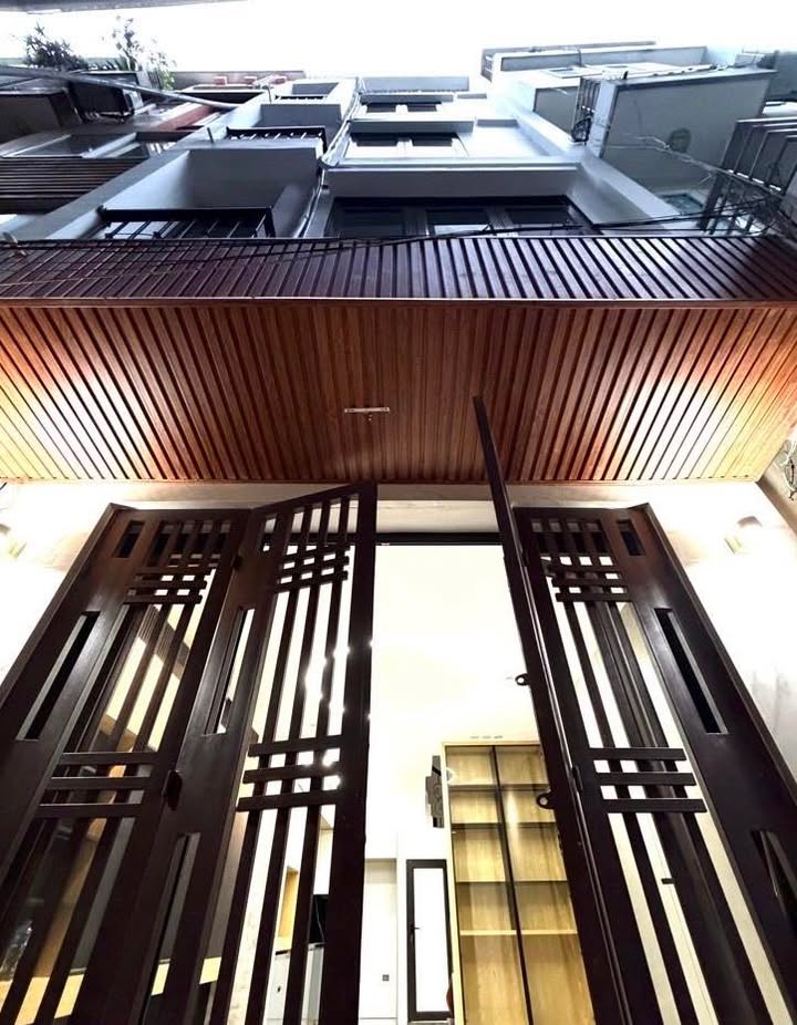 Nhà phố Xuân La 35m² giá 10.8 tỷ - Đẹp long lanh, sẵn sàng vào ở!