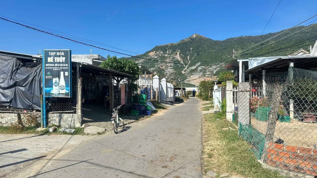 Đất nền Trục chính Suối, Huyện Cam Lâm, 400m² giá 1 tỷ - Cơ hội đầu tư hấp dẫn!