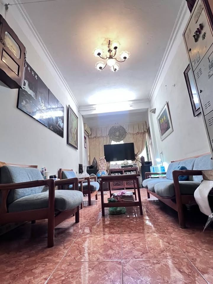 Nhà mặt phố Ba Đình 30m² giá 1.1 tỷ - Kinh doanh bát chấp, đường 2 chiều hiếm có!