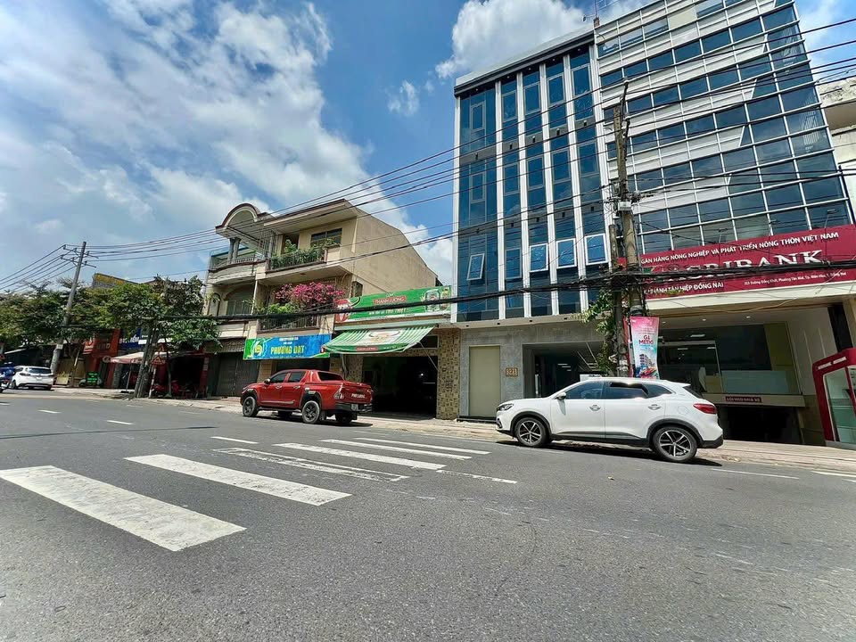 Nhà mặt tiền đường Đồng Khởi, Biên Hòa 130m² giá 12.5 tỷ - Sổ hồng riêng, thương lượng