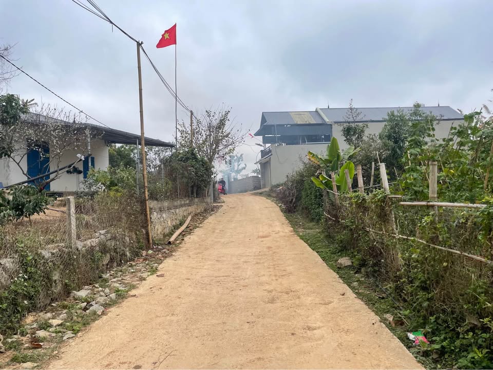 Đất nền Bản Giỏ, Sơn La 200m² giá 300 triệu - Cần bán gấp chính chủ!