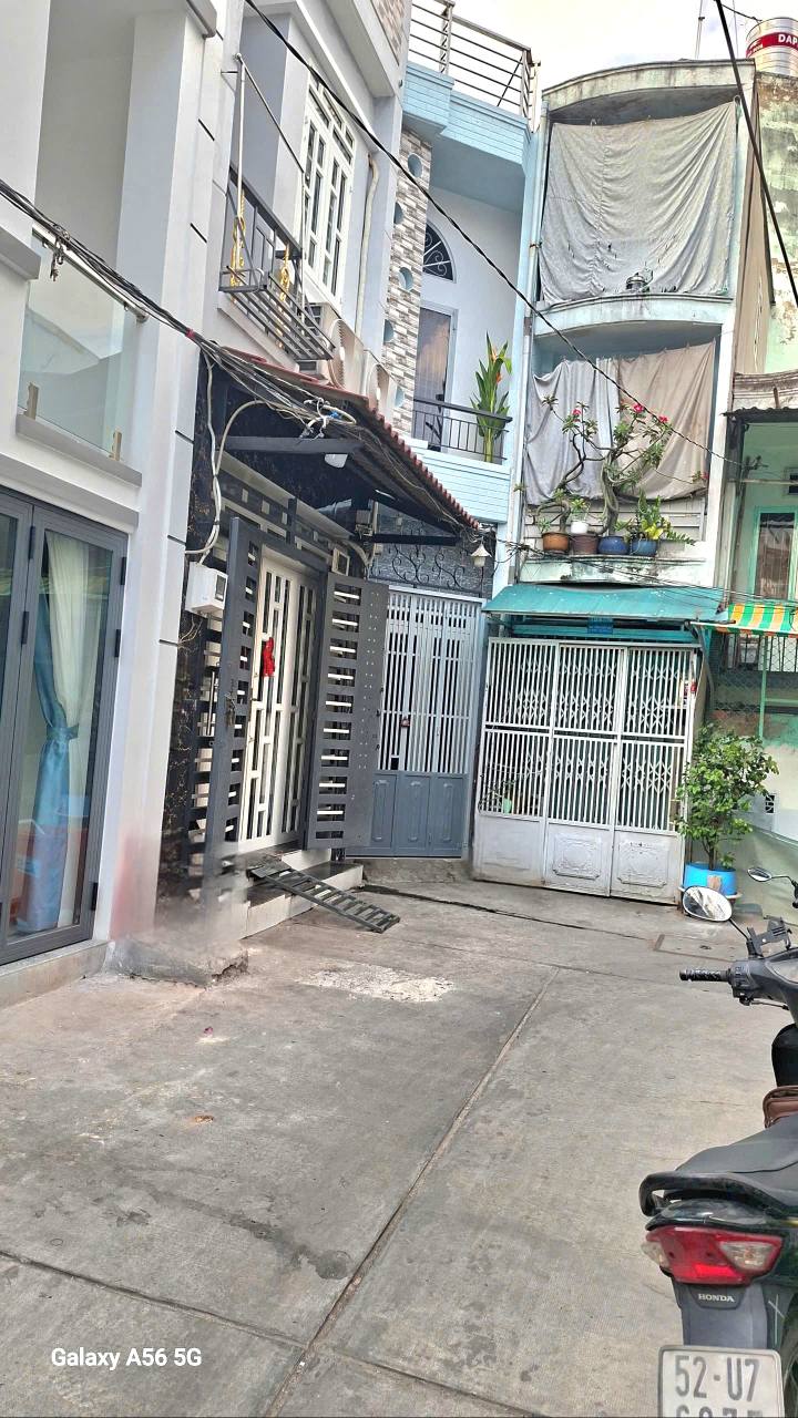 Nhà góc Hương Lộ 2, Quận Bình Tân, 70m² - Giá chỉ 3 tỷ, sổ hồng chính chủ!