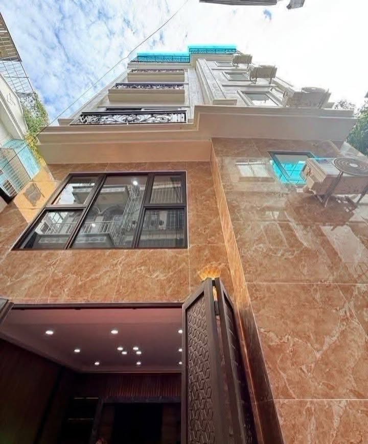 Nhà 6 Tầng Đường Vũ Tông Phan, Định Công, 36m², Giá 9 Tỷ - Tiện Ích Ngập Tràn!