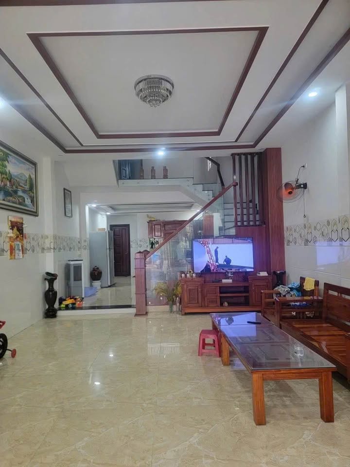 Nhà 3 tầng Kiệt Phó Đức Chính, 95m² giá 7 tỷ - Vị trí đẹp gần biển!