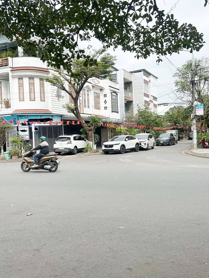 Biệt thự lô góc 4 tầng tại Sơn Trà 99m² giá 12 tỷ - Cách biển chỉ 200m!