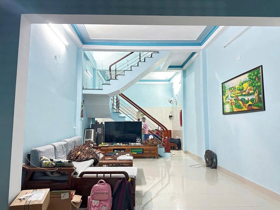 Nhà phố Quảng Thắng 63m² giá 2 tỷ - Vị trí thuận lợi gần trường và chợ