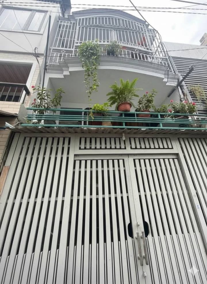 Nhà hẻm Lê Văn Sỹ, Quận 3, 36m² giá 6.99 tỷ - Thông thoáng, tiện lợi!