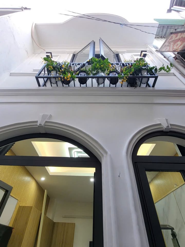 Nhà 4 Lầu Ngay Ngã Tư Hàng Xanh, 70m² - Full Nội Thất, Sẵn Sàng Ở Ngay!