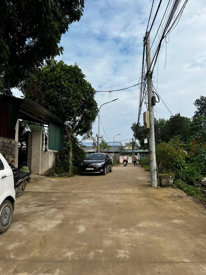 Đất nền Xã Sơn Đông 120m² giá 2 tỷ - Tiềm năng đầu tư lớn!