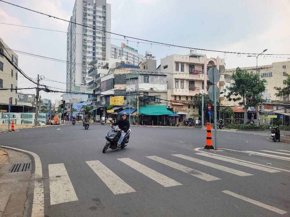 Nhà căn góc HXH Tên Lửa, Bình Tân 85m² giá 8 tỷ - Cơ hội đầu tư sinh lời!