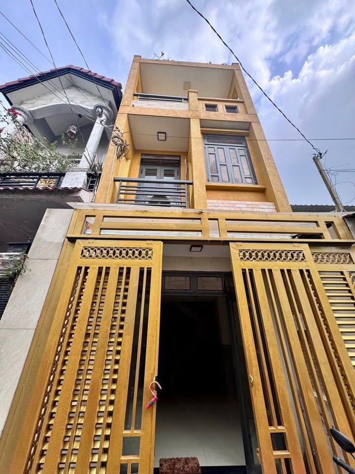 Nhà 3 tầng Nguyễn Thị Kiểu, Quận 12, 50m² giá chỉ 4 tỷ - Cơ hội đầu tư hiếm có!