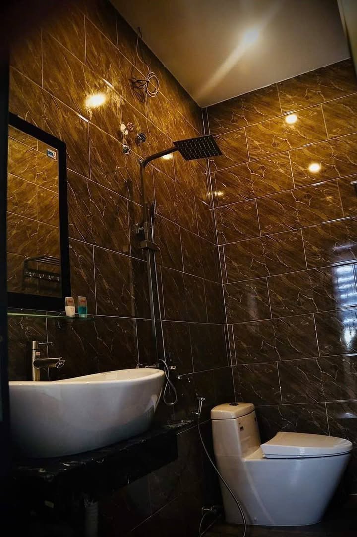 Phòng cho thuê Hàn Thuyên P5 Đà Lạt 1 giường ngủ giá 3.5 triệu - Tiện lợi ngay gần công an tỉnh!