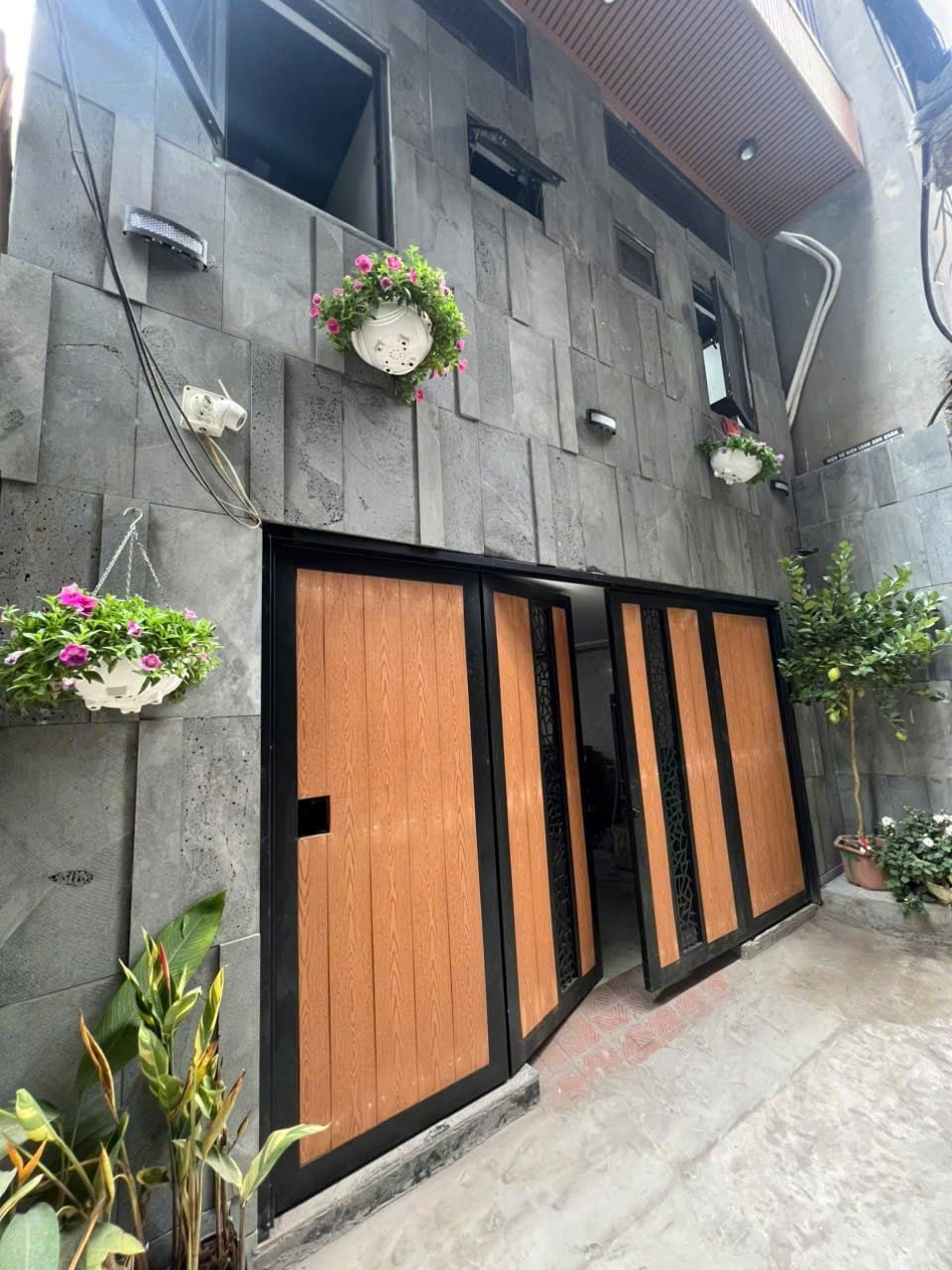 Bán tòa nhà 8 tầng Mễ Trì 95m² giá 27 tỷ - Dòng tiền siêu lợi nhuận!