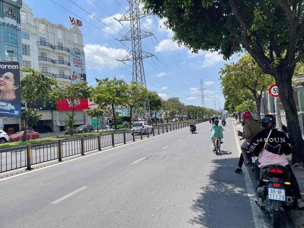 Nhà mặt tiền đường Kinh Dương Vương Quận 6, diện tích 136m², giá 25.5 tỷ - Đầu tư kinh doanh sinh lời!