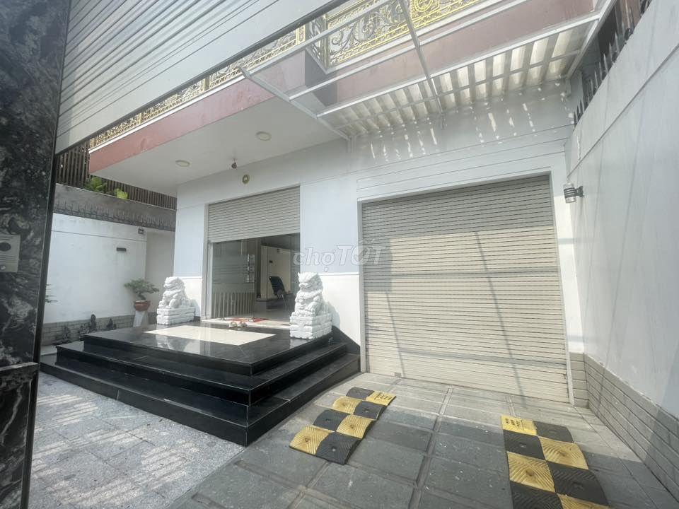 Biệt thự mặt tiền đường Số 32A, Tên Lửa, 200m² giá 26 tỷ - An ninh, tiện ích đầy đủ!